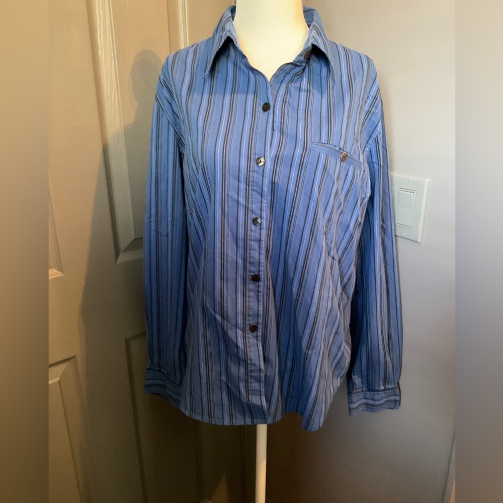 Chico’s Design size 2 Blue and Black button down long sleeve top